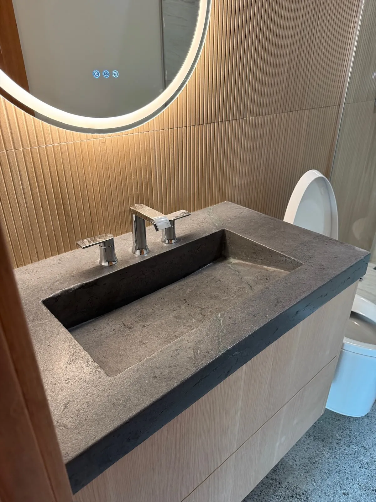 Concrete sink slot drain detail